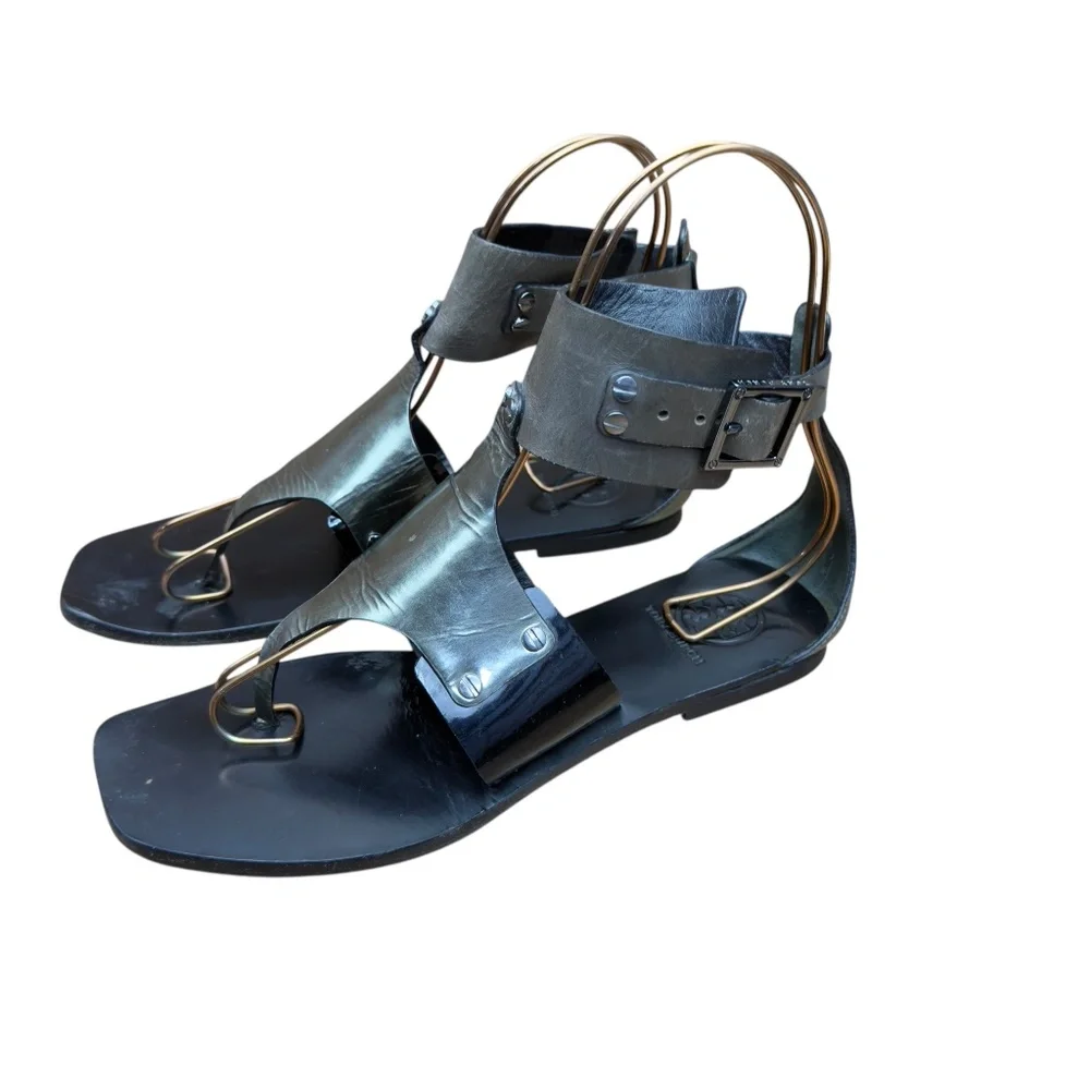 Tory Burch Black and Gold women size 7 strap Gladiator Strappy Sandals